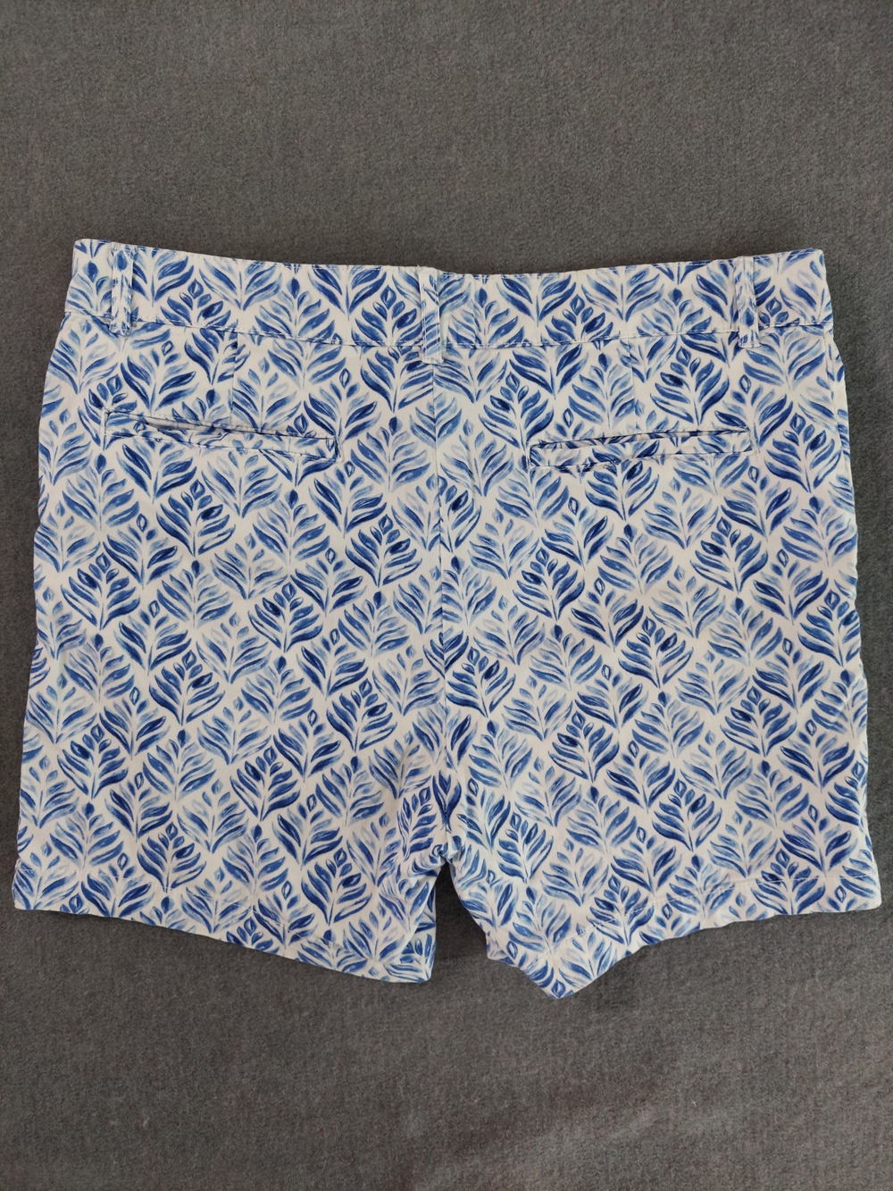 Caribbean Joe Blue & White Leaf Print Tropical Cotton Blend Shorts Size 12 - Picture 10 of 10